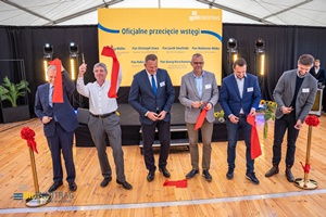 Picture (from left to right): Christoph Sowa (ENERTRAG, Head of Department Poland), Jörg Müller (ENERTRAG, Chairman of the Supervisory Board), Jacek Smolinski (Wójt/Mayor of the rural municipality Bialogard), Waldemar Misko (Mayor Karlino), Robert Falana (Mayor of Tychowo), Georg Kerschensteiner (Allianz) ENERTRAG Dunowo 2