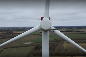 A partner group consisting of Siemens Gamesa, Esvagt, Upteko, and the University of Southern Denmark, under the auspices of Energy Cluster Denmark, is working on automated drone deliveries to offshore wind farms FOD4Wind drone