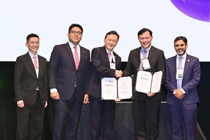 Sembcorp x Gentari PR Signing Photo